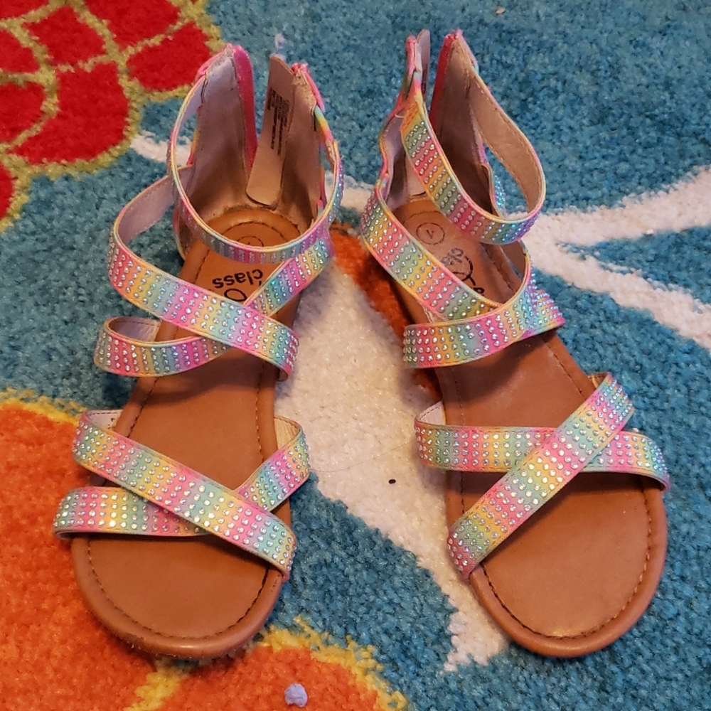 Girls zip up sandals